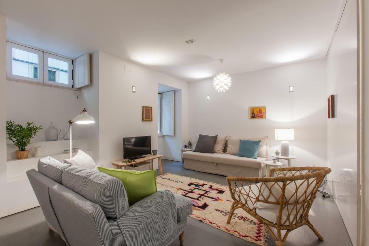 Renovated Apart With Private Courtyard, By Timecooler Lisbon Luaran gambar