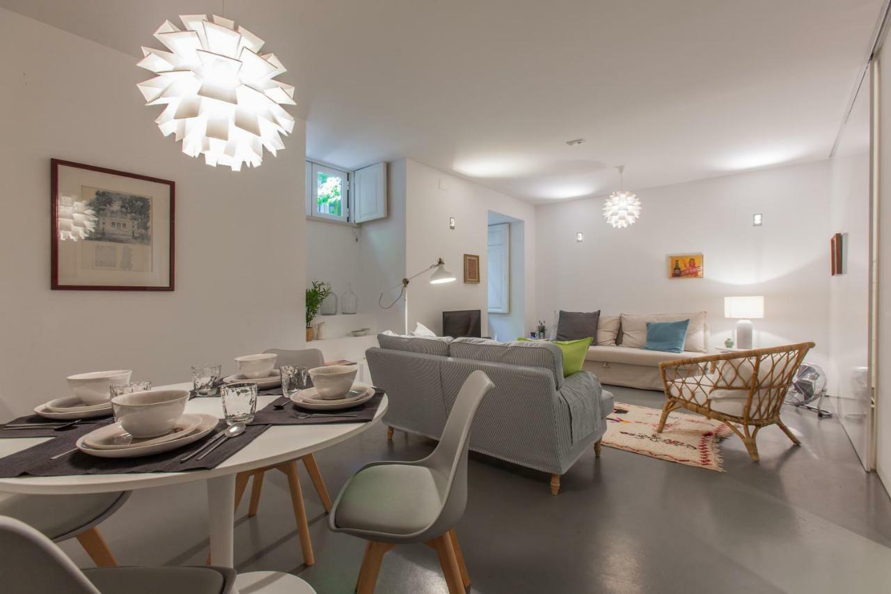 Renovated Apart With Private Courtyard, By Timecooler Lisbon Luaran gambar