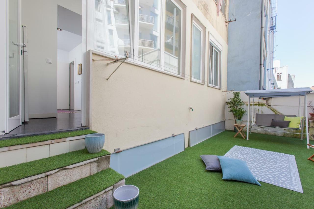 Renovated Apart With Private Courtyard, By Timecooler Lisbon Luaran gambar
