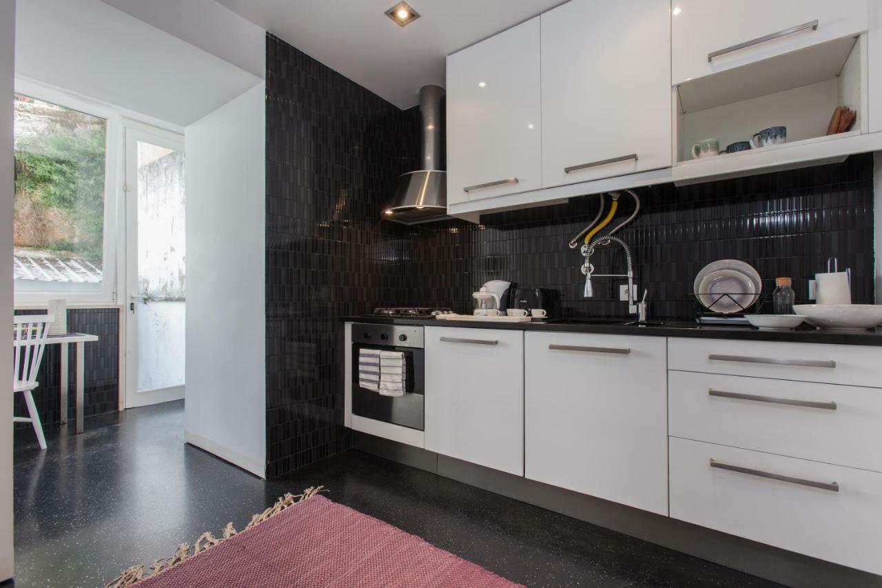 Renovated Apart With Private Courtyard, By Timecooler Lisbon Luaran gambar