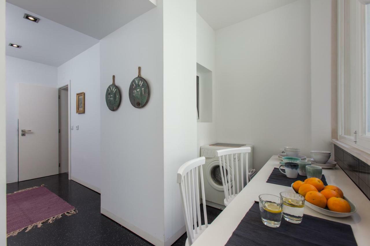 Renovated Apart With Private Courtyard, By Timecooler Lisbon Luaran gambar